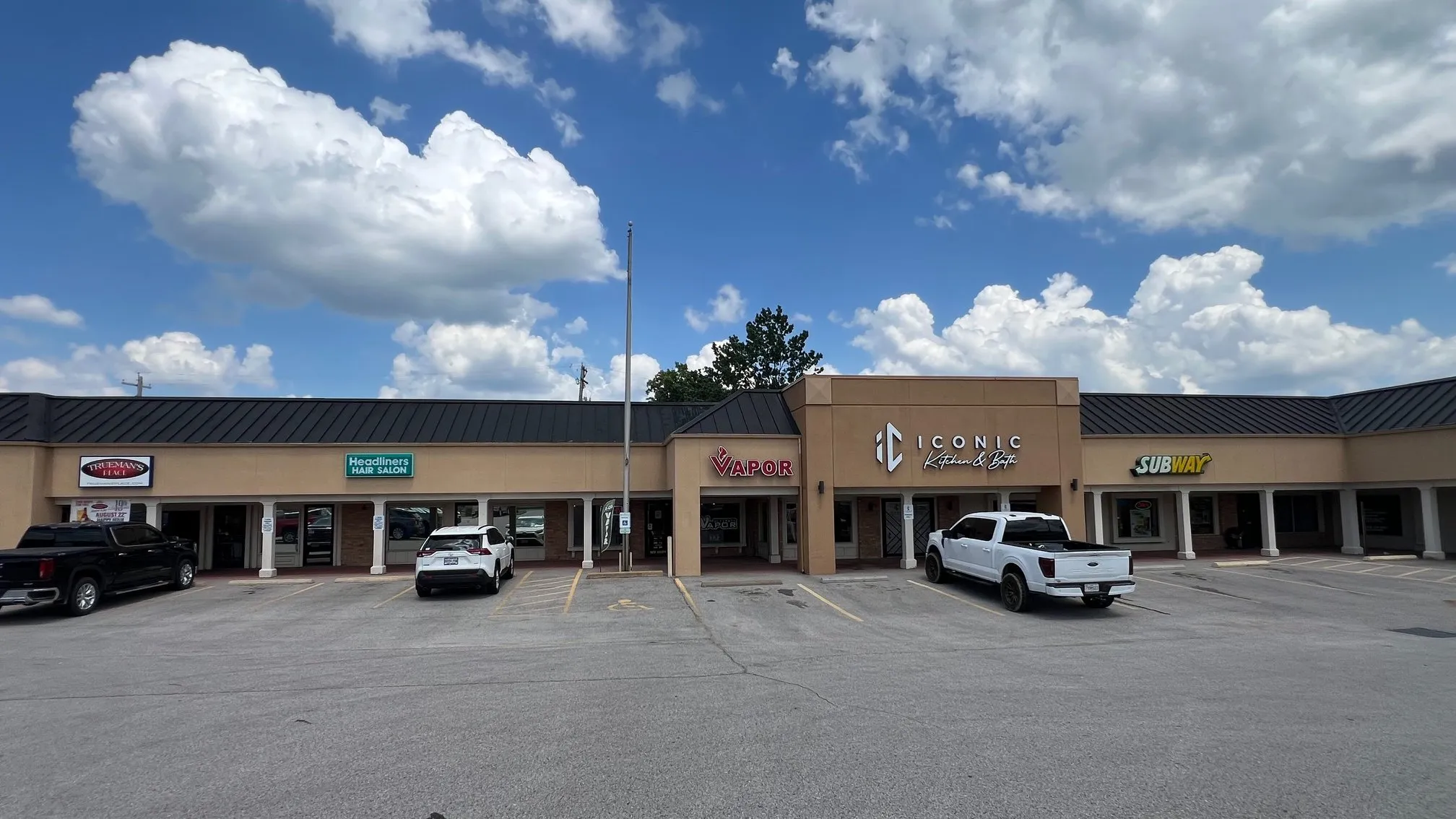 Bentley Plaza, Fenton, MO